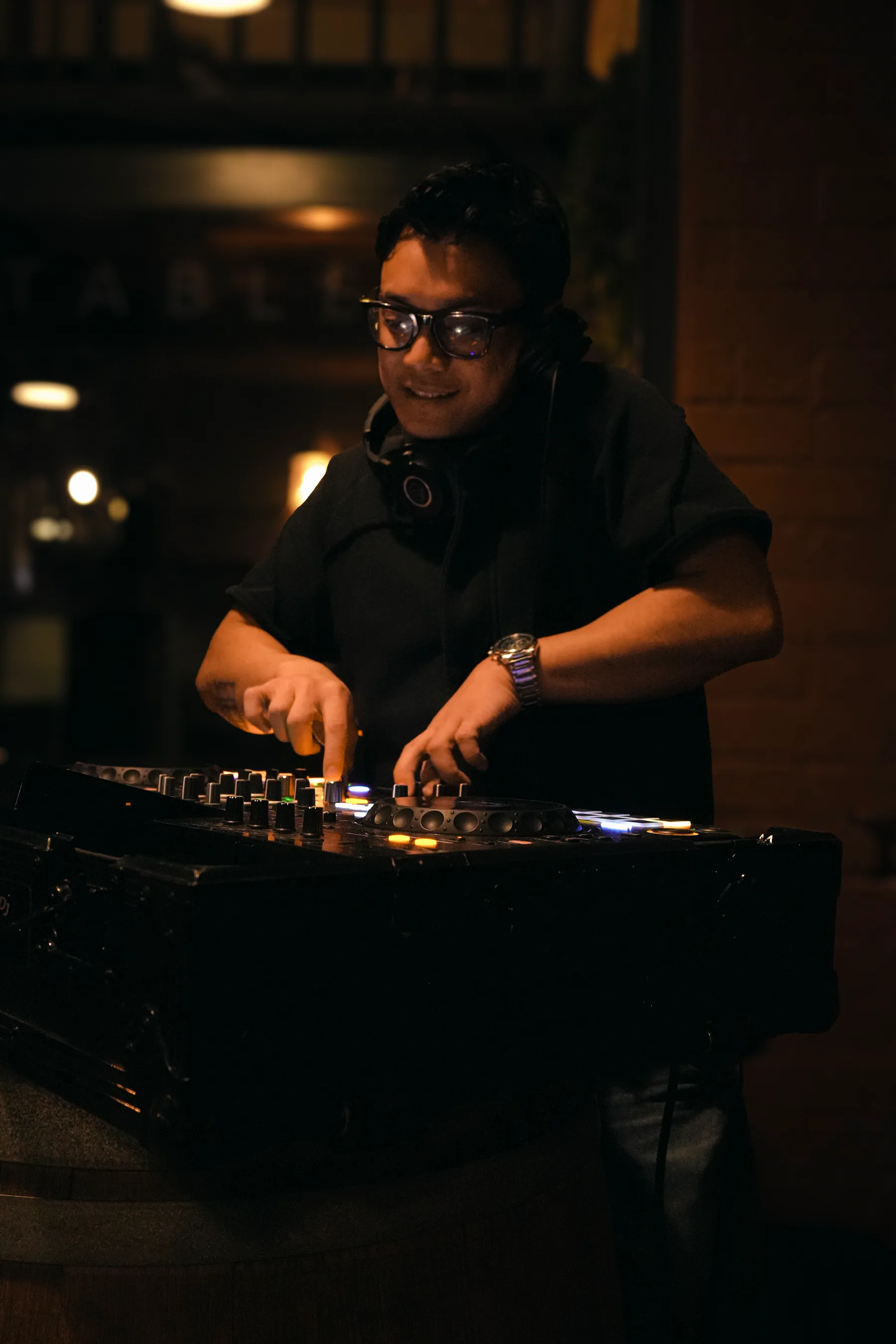Sikuya at a room set 02